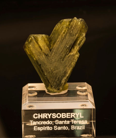 Chrysoberyl Twin Specimen photo image